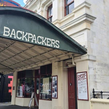 Empire Hotel Backpackers Oamaru Esterno foto