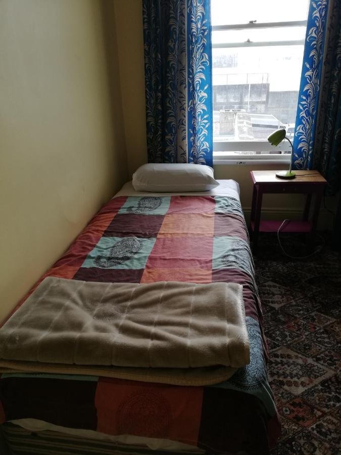 Empire Hotel Backpackers Oamaru Esterno foto