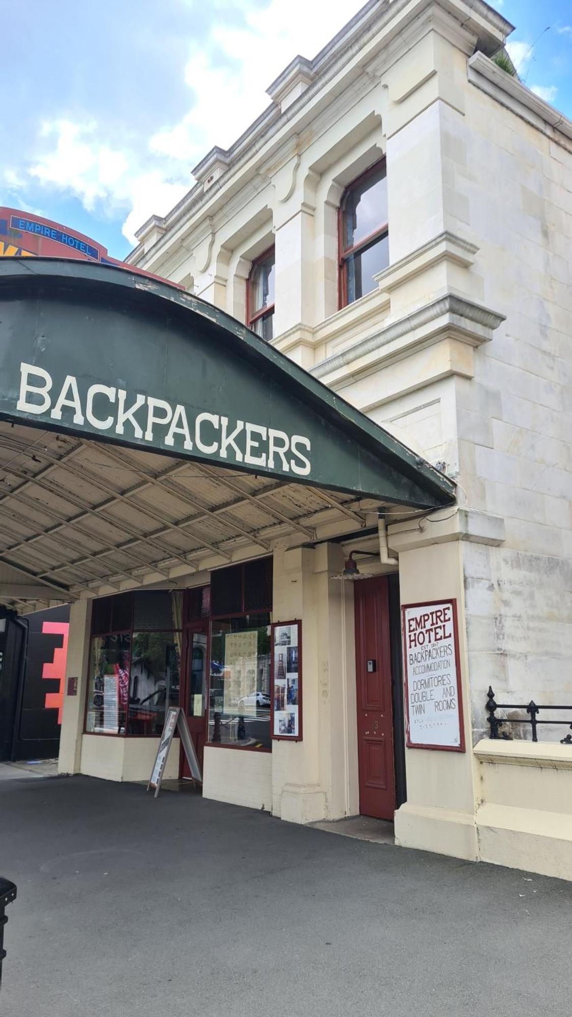 Empire Hotel Backpackers Oamaru Esterno foto