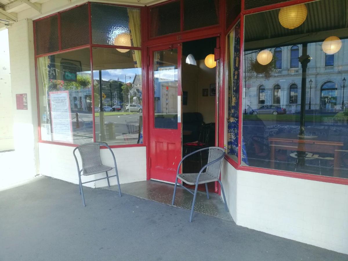 Empire Hotel Backpackers Oamaru Esterno foto