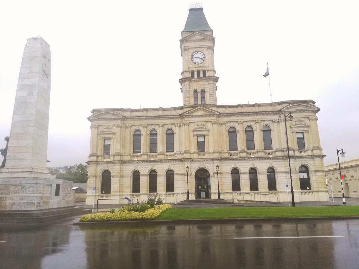 Empire Hotel Backpackers Oamaru Esterno foto